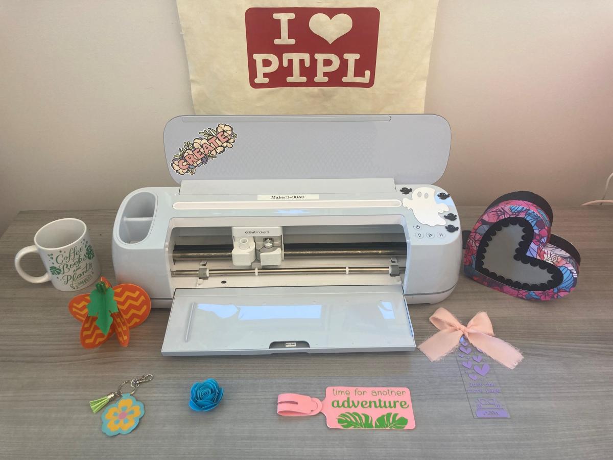 Cricut Machine with a variety of projects