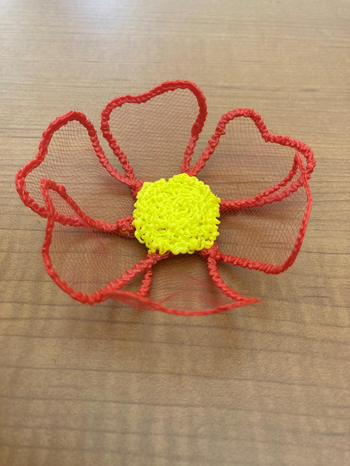 Flower made with a 3D pen and mesh