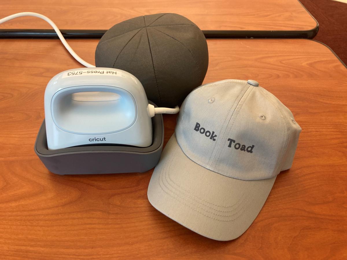 Cricut heat press, hat mold, and hat